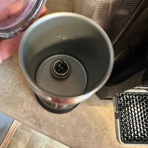 Selling my Nespresso Evoluo Piano Black & Aeroccino3 Milk Frother